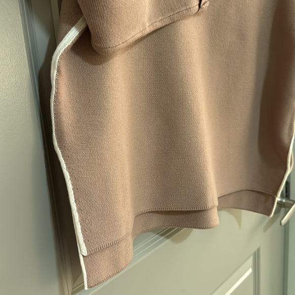 Buru Boxy Turtleneck size XS/S - Picture 8 of 8